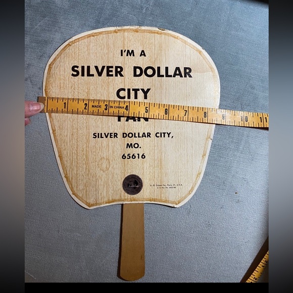 Antique vintage “I’m a Silver Dollar Silver Fan” fan from early 1970s - Picture 11 of 11